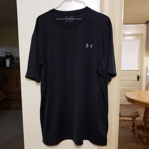 Men's Under Armour black athletic short sleeve tee sz XL in very good condition